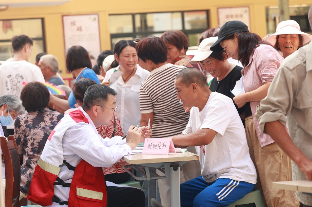 郑州市第六人民医院携手郑州市红十字会开展“红会送医”义…